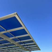 カーポートの屋根に使われているポリカーボネードとは！使われる理由と特徴を解説